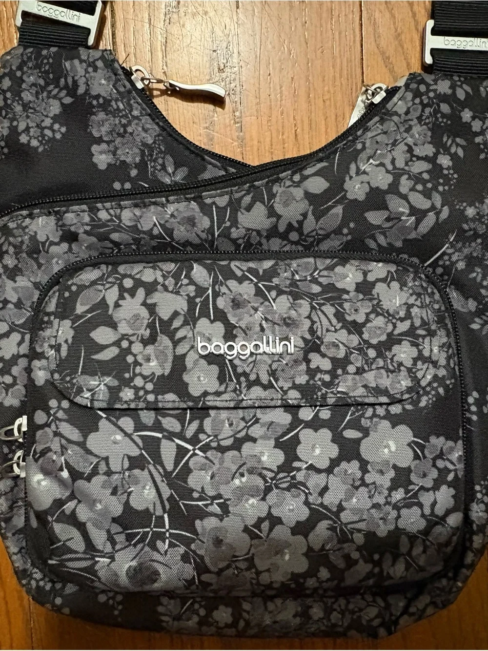 Baggallini Black and Gray Floral Print Crossbody Bag - Picture 3 of 7